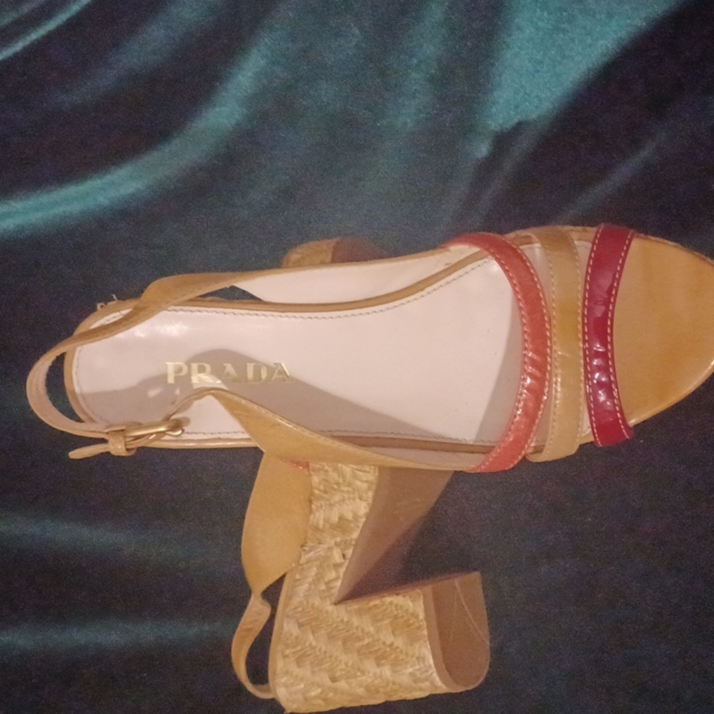 Prada Plataforms , very clean and exelent used condition - Picture 6 of 6